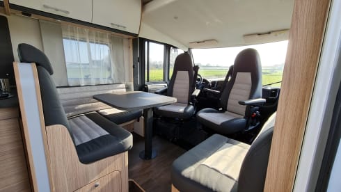 Sunlight i69L (B) adventure with automatic year 2022