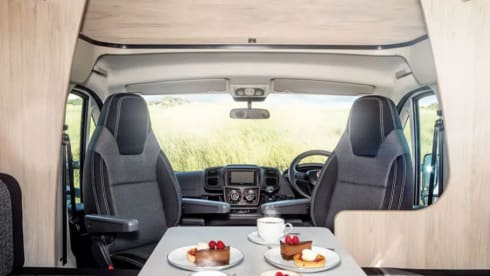 5 berth Auto Trail Expedition C72 2022