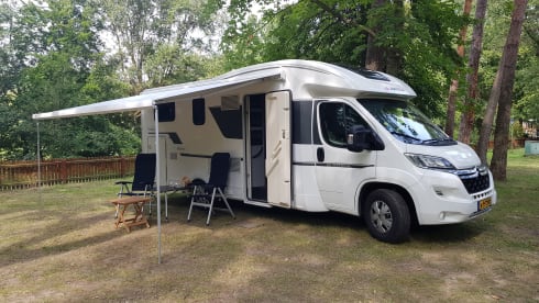 A young, spacious and very complete Adria Matrix Axess