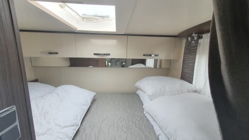 Mariette – Enjoy our luxury Benimar 442
