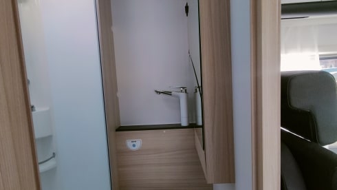 Alcôve Adria Mobil 7 couchages à partir de 2022