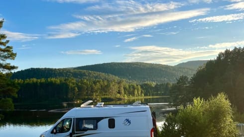 Atmospheric 4p Knaus Boxstar Family bus camper