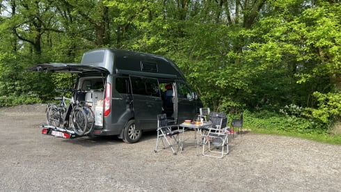 D'eropuit – New campervan Ford Nugget Plus with high roof - 4 people