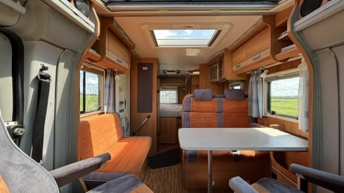Mooie Dethleffs camper voor 2 personen