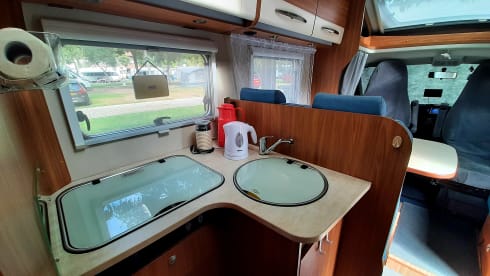 LEOBO – Carado T447