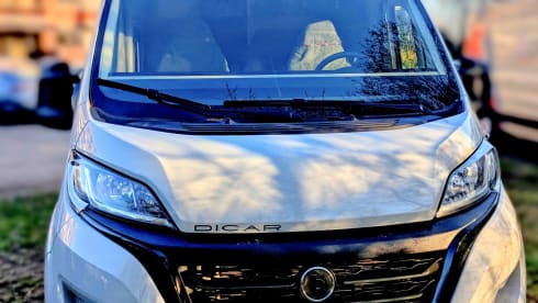 Malik  – 4p Benimar bus uit 2025