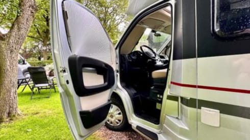 A3 – 4p Adria Mobil semi-integrated 