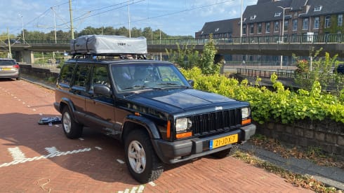 Jeep Cherokee 2.5L off grid