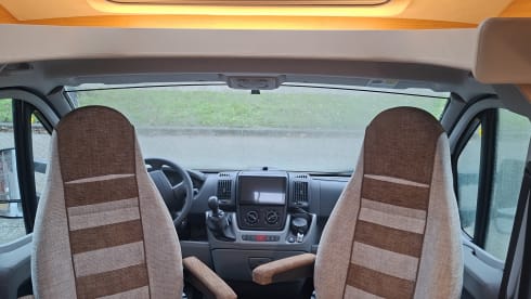 De Vrijbuiter – 2p Bürstner halbintegriert ab 2011