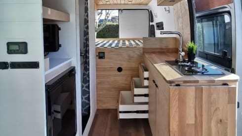 Peugeot campervan met 2 slaapplaatsen uit 2016