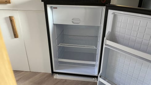 Unique, spacious campervan! (Available from mid-July!)