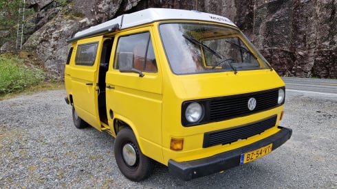 Unique Volkswagen T3 from 1988 to go on an adventure with