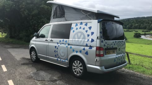 Lady Luna – VW Campervan - 4 berth with awning.