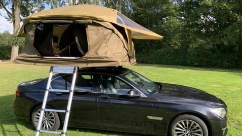 Happy Bimmer Rooftop Tent – Reliable BMW 740d with very large Thule roof tent and complete inventory
