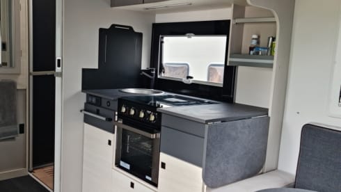 james – New luxury 4 berth Chausson 6 speed automatic 2025