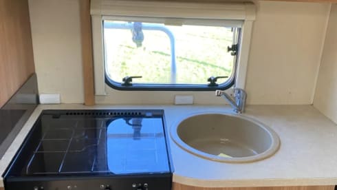 Swift  – 5 berth Swift bus from 2014,insurance,included