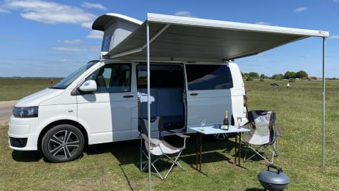 Bailey  – Luxury VW Campervan Hire