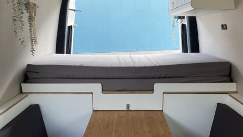 Unique, compact and modern bus camper (self-sufficient)