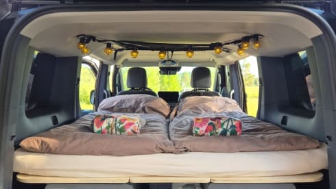Molly – Electric Campervan Kia PV 5. 2-person