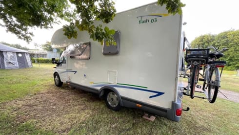 KarFlash – Nice family camper. Your home on vacation!