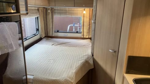 Bart 4 berth –  Fiat Ducato based Burstner Ixeo 664