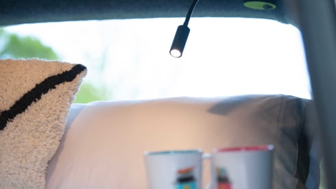 Romper Swamper – Volkswagen campervan met 2 slaapplaatsen uit 2006