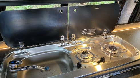 The jammy Dodger – 4 berth Volkswagen camperKing Monte  Carlo 2121