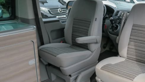 Vw California camper met 4 slaapplaatsen