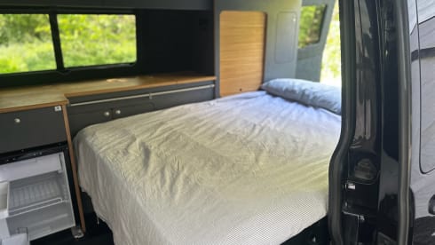 Betty – Off-road VW T6 with tinted windows