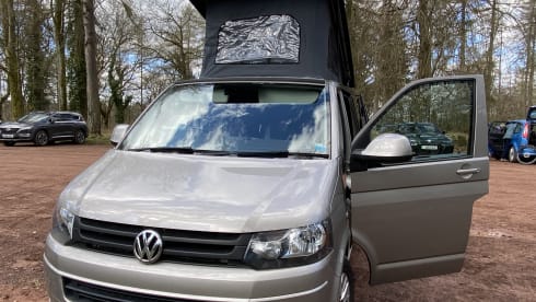 Stan – 4 berth 3 seatbelts Volkswagen campervan from 2014