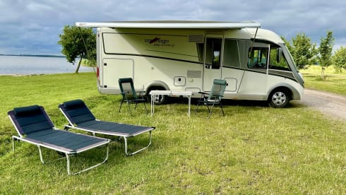 Reispaleis – Comfortable and stylish integrated 4p Carthago Chic C-Line II