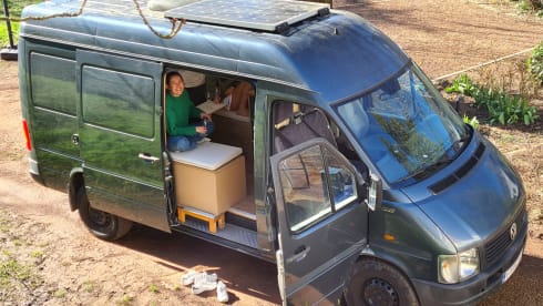 't buske! – Practical multifunctional motorhome for 2 people