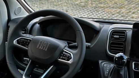 L&C – Gloednieuwe Carado CV 640 automaat luxe, comfort en vrijheid.