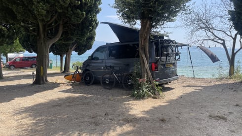The Drifter – Volkswagen Bulli T6.1 campervan