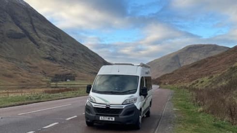 Lizzy – Sleeps 2 and has a loo, the tardis of campers