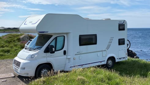 GLYNIS – HOBBY SIESTA DE LUXE A65GM 6 BERTH