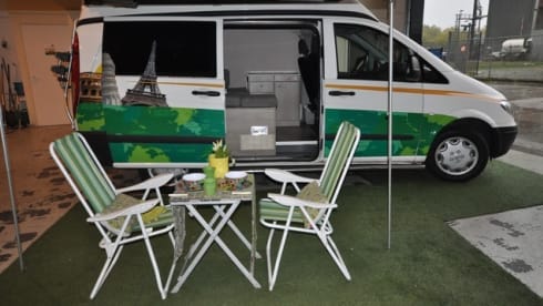 Type 3B – Tough Mercedes Vito with a big bed
