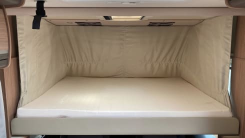 Knaus – Luxury KNAUSS, self-sufficient, length beds, 2x air conditioning, solar, XXL garage. 