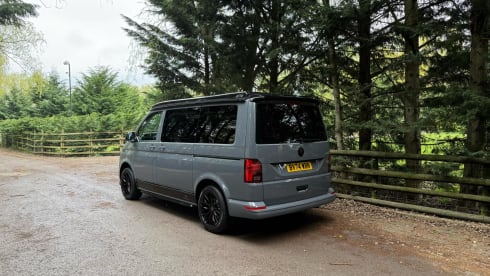 woody – Luxury 4 berth Automatic Volkswagen campervan brand new 2025 conversion 