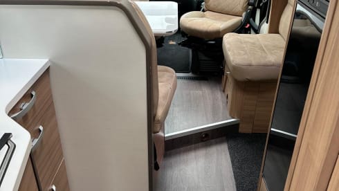 Family Camper with 5 belts, 5 sleeping places and complete inventory 
