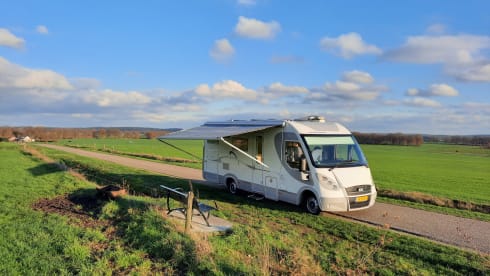 Freedom, joy ... with this luxurious and surprisingly easy to drive Adria