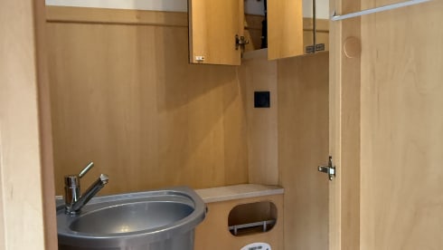 6p ruime gezinscamper met stapelbed off the grid