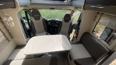 Wunderschöner, komfortabler Chausson-Camper für 4 Personen aus dem Jahr 2016!