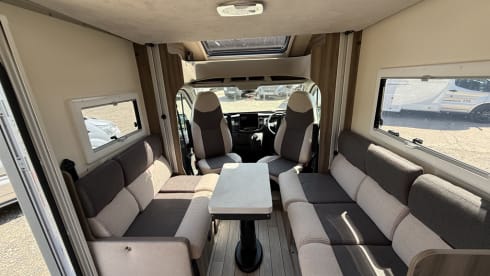 Kronos – 4 berth Roller Team semi-integrated from 2025