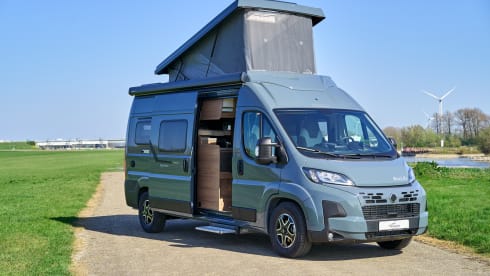 Knaus 600 ME met daktent – 4p Knaus rooftop from 2025