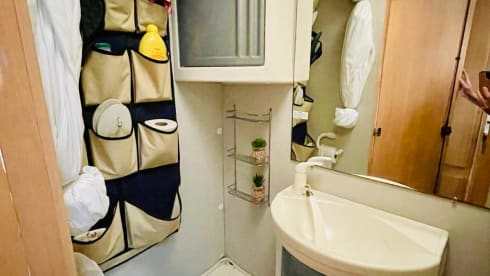 🌟 4p family camper with bunk beds and full of options🌟 . Freedom on wheels!