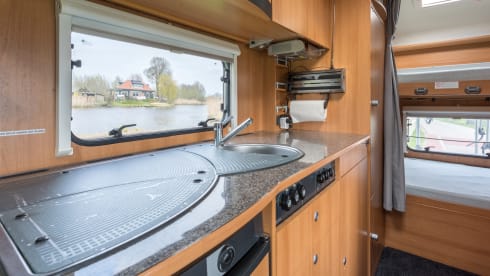 Dethleffs Advantage  – 4 person camper with bunk beds and air conditioning from 2011