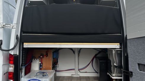Buzz – 4 berth Mercedes LWB Sprinter - Epic Adventure Van