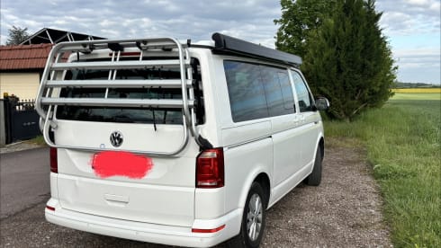 Hedwig – 2020 4-person Volkswagen campervan