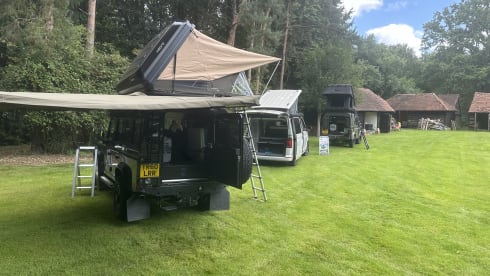 Bessie – 4 berth Land Rover rooftop from 2012